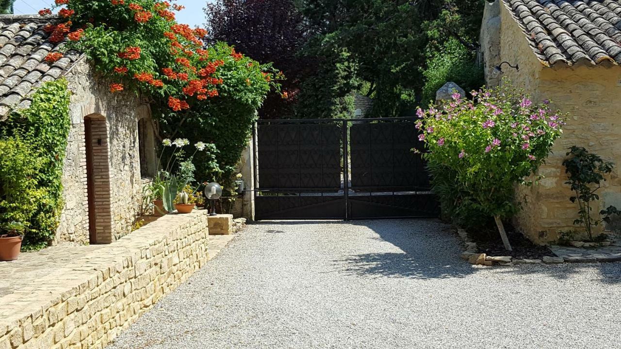 La Mejanenque Vénéjan Exterior foto